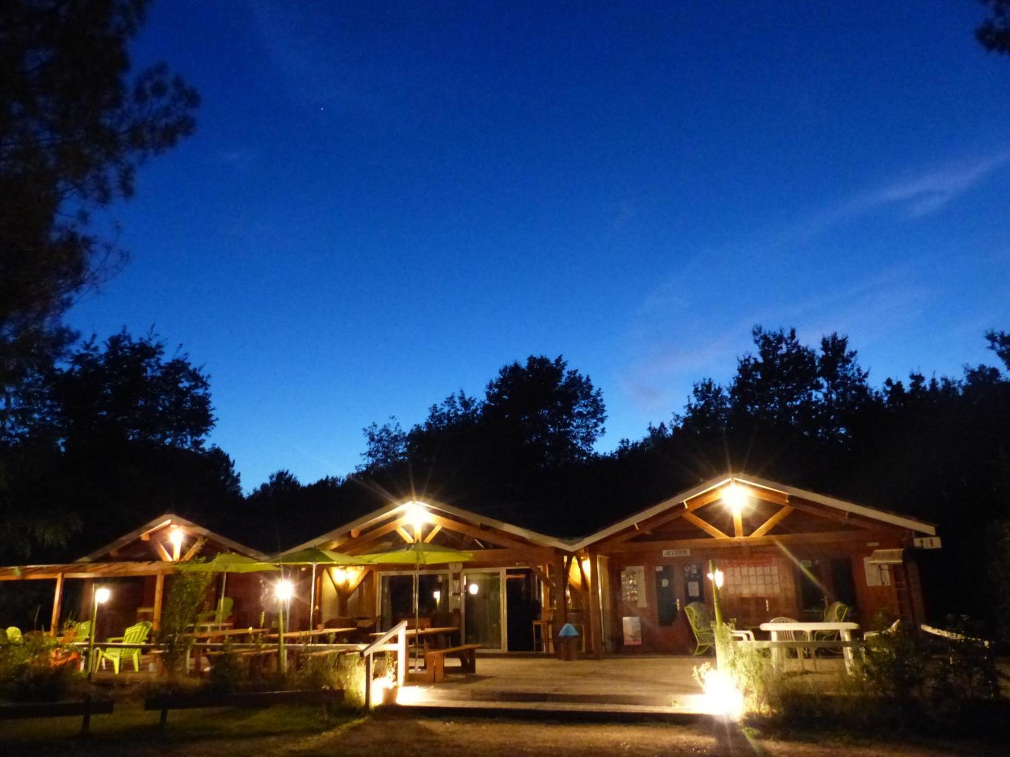 Les Palafitos Hotel Luglon Buitenkant foto